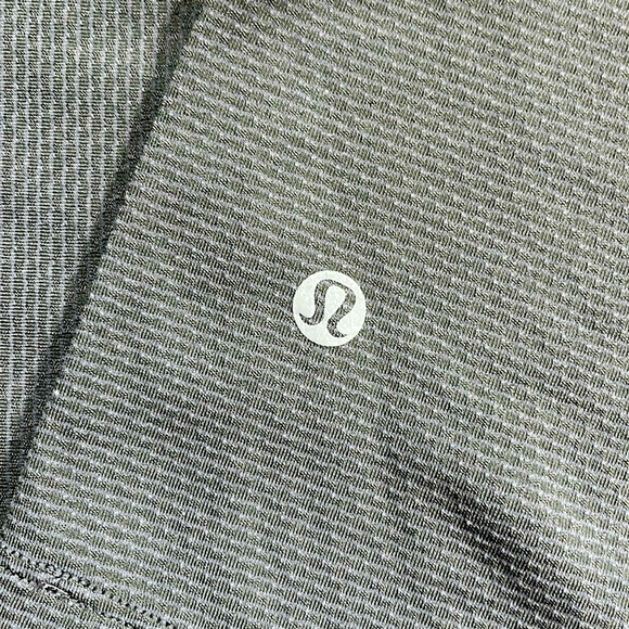 LuLu lemon tech T - Picture 1 of 3